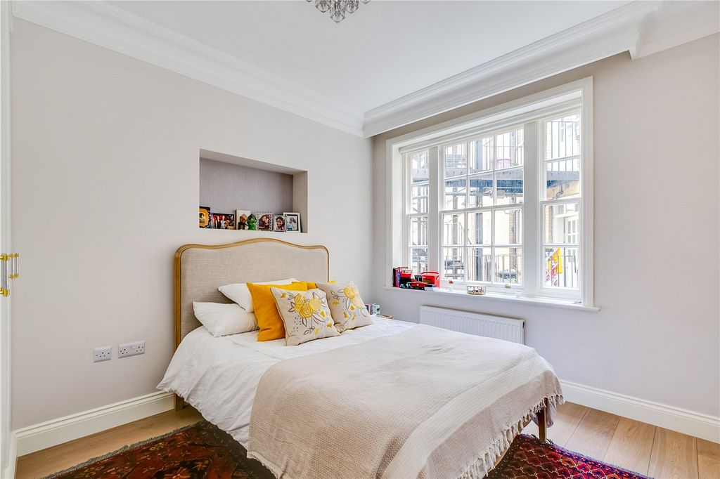 Property photo 3 of 11