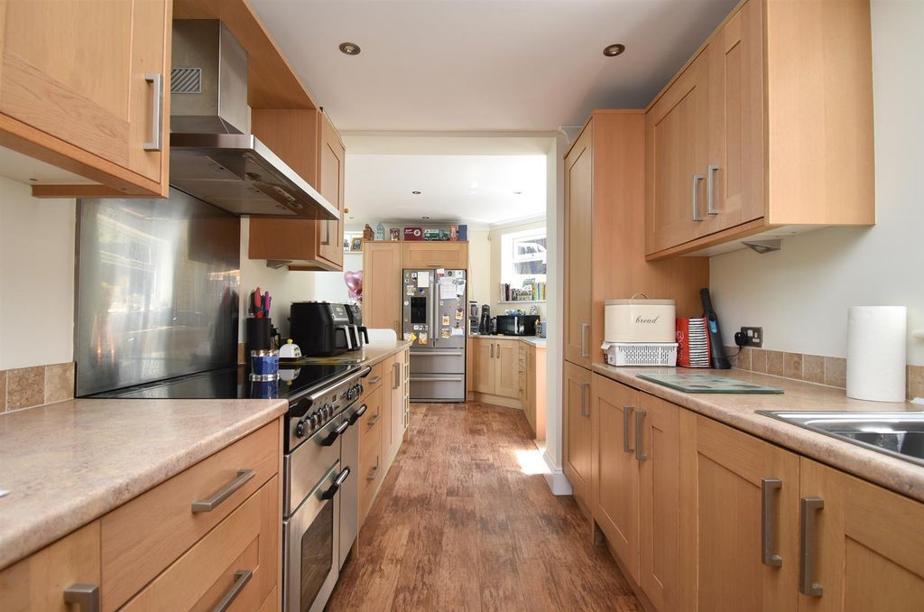 Property photo 2 of 21 Kitchen