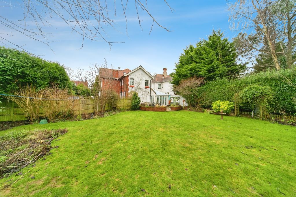 Property photo 2 of 20