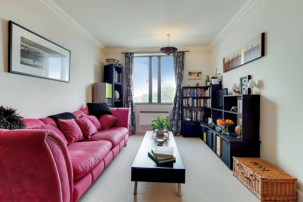 Property photo 1 of 9