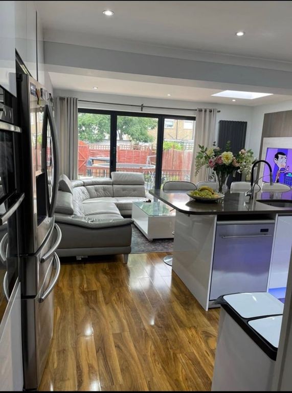 Property photo 2 of 13 Gallery