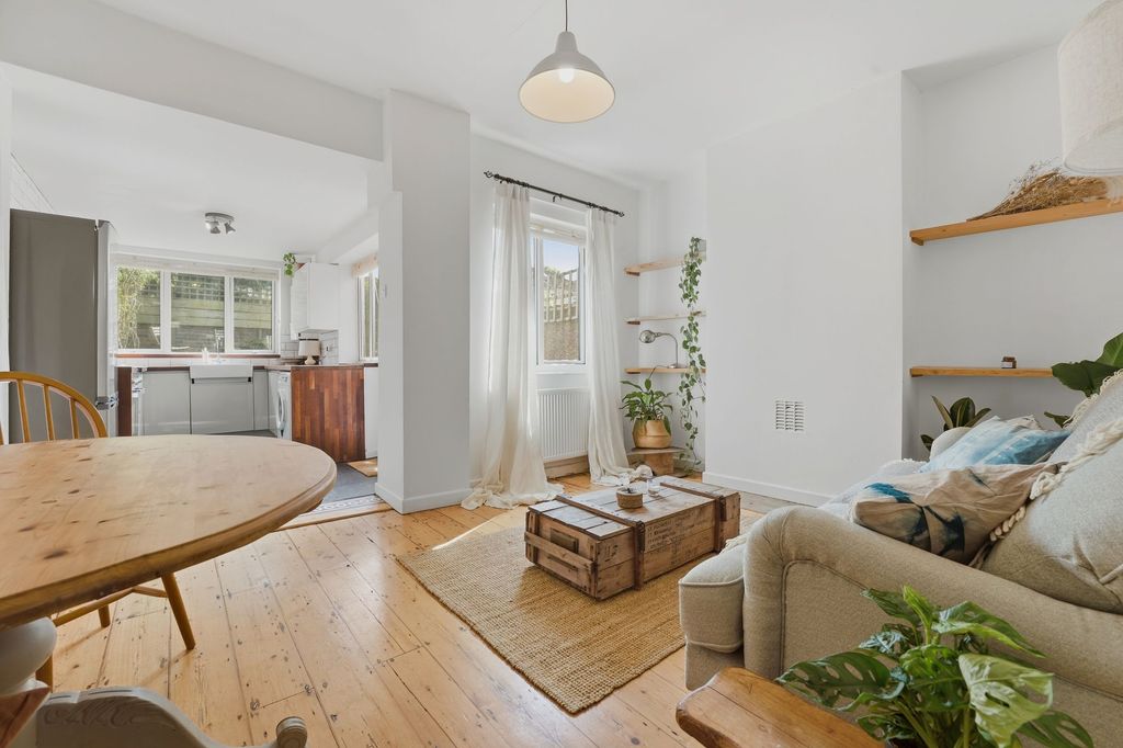 Property photo 1 of 27