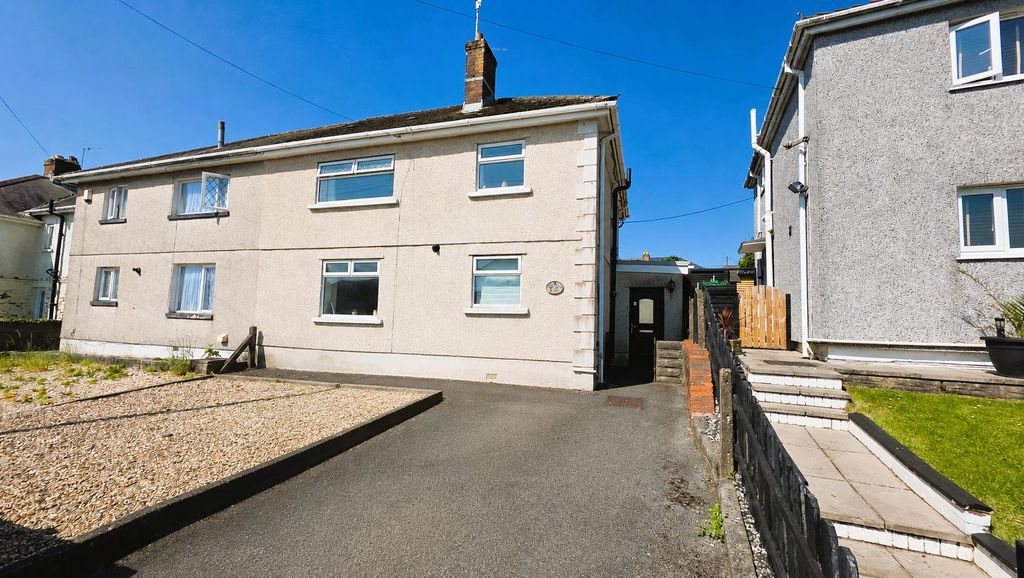 Property photo 1 of 28