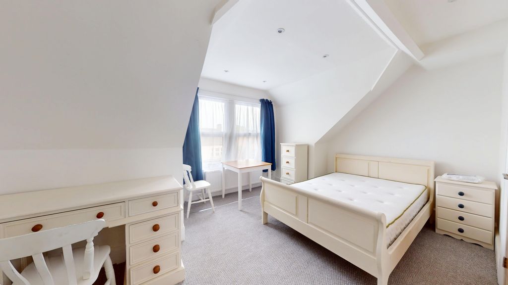 Property photo 2 of 8 Studio - Angle 1