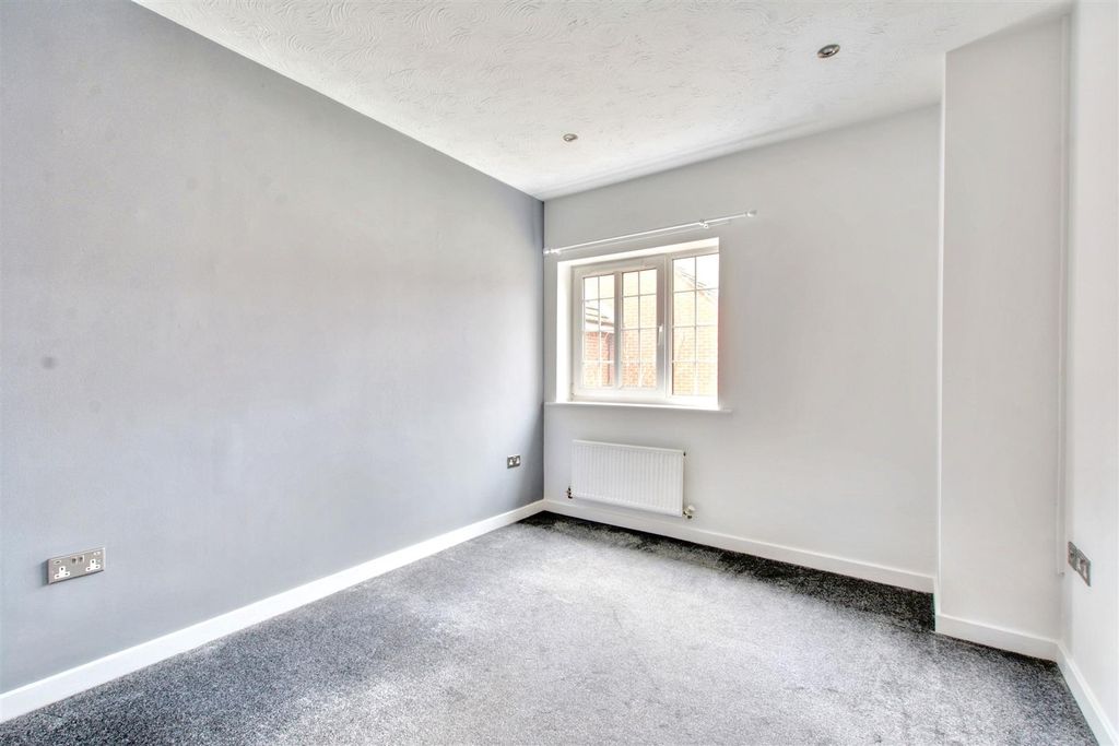 Property photo 3 of 14 11. Bedroom 2.Jpg