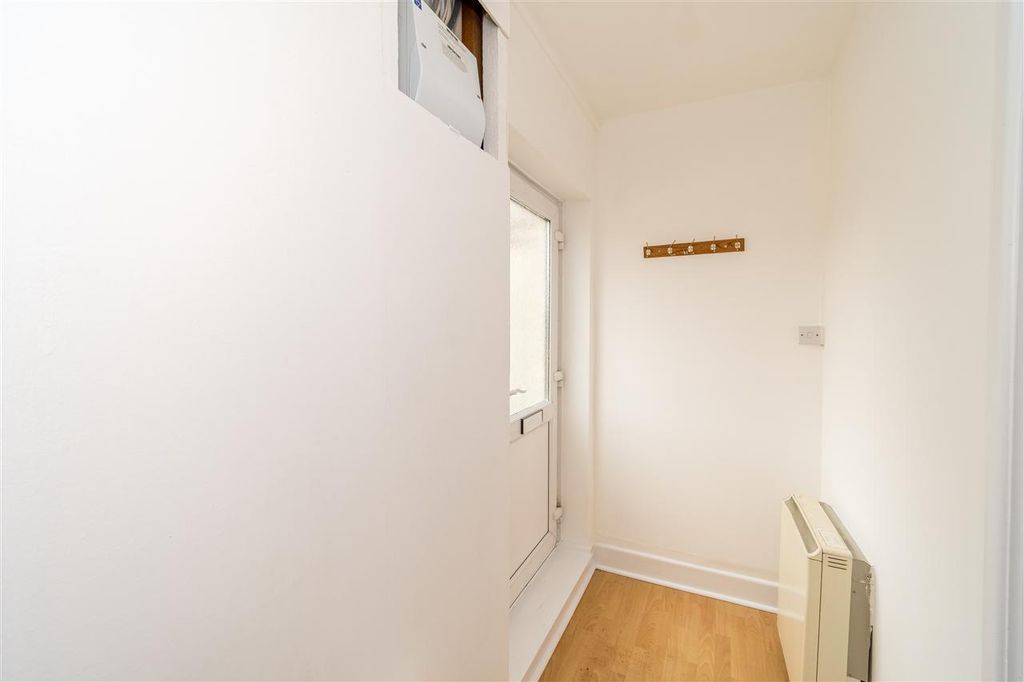 Property photo 3 of 8 Entrance