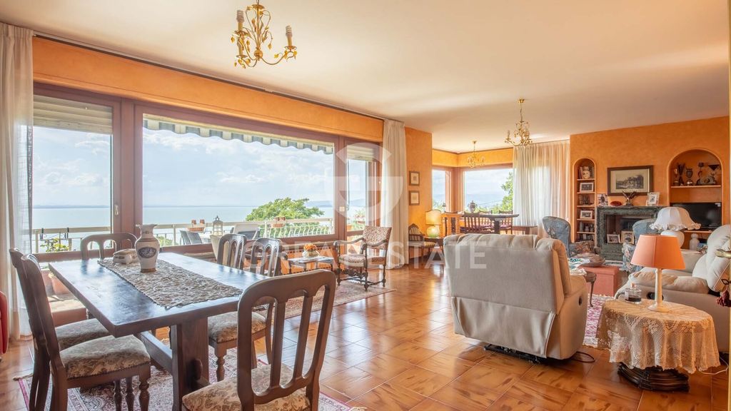 Property photo 2 of 42 Interiors