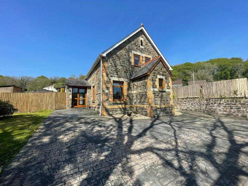 Property photo 1 of 22