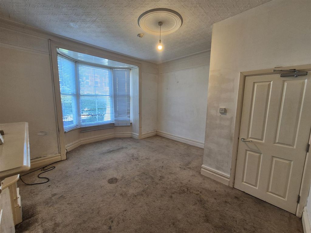 Property photo 2 of 19 Living Room