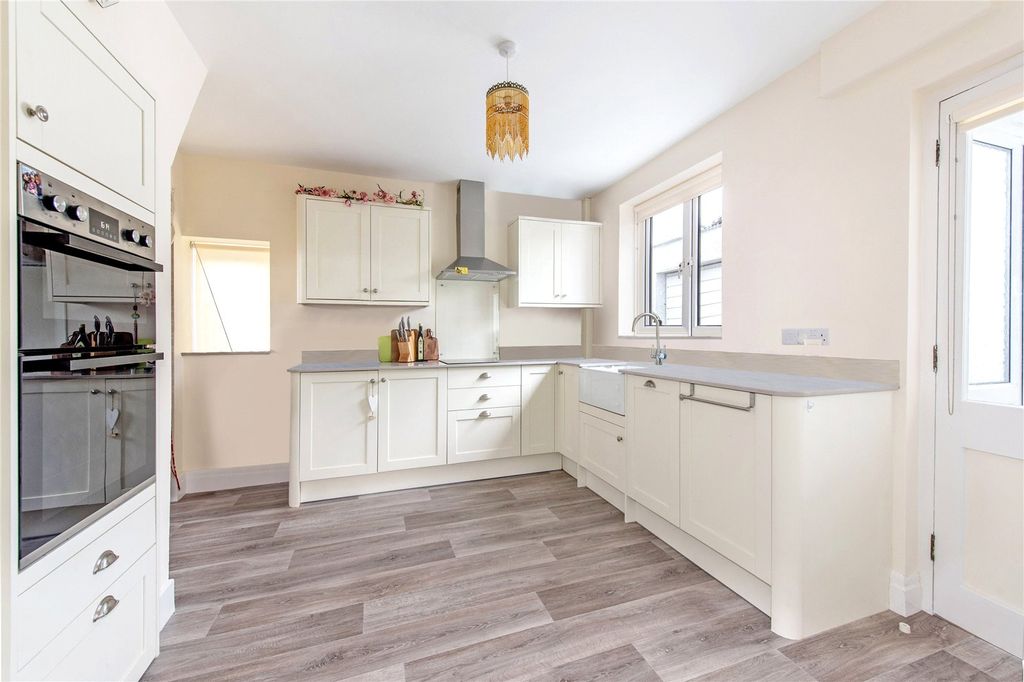 Property photo 2 of 15 Picture No. 06