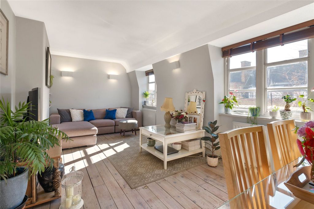 Property photo 2 of 8 Reception