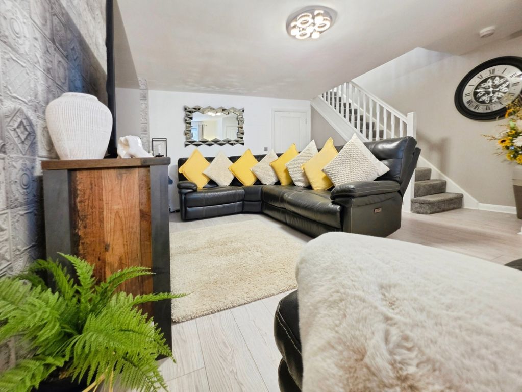 Property photo 2 of 48 Pbox-Img.Jpg