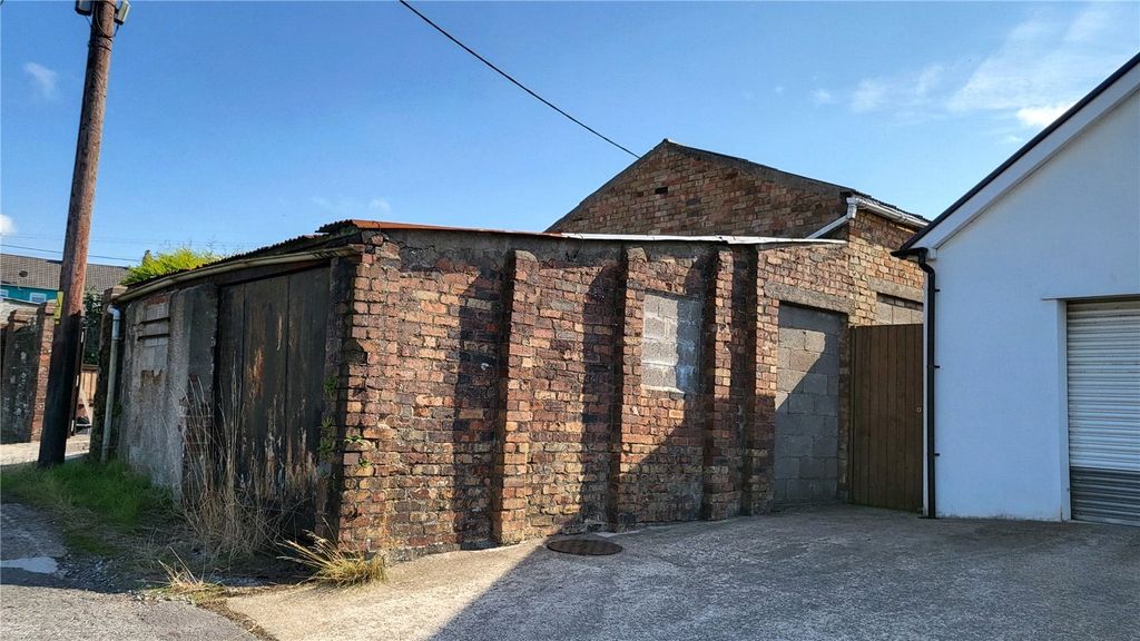 Property photo 1 of 2 Picture No. 01