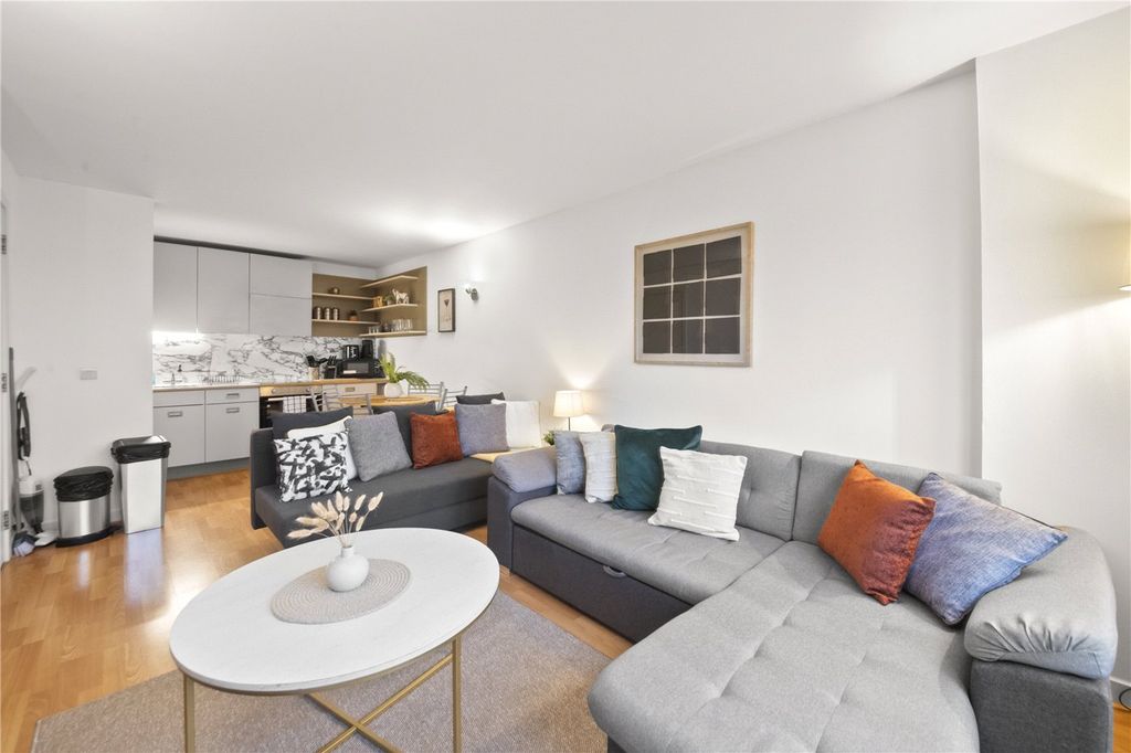 Property photo 2 of 19 Picture No. 44