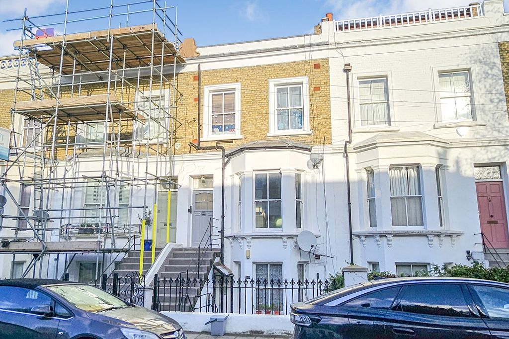 Property photo 1 of 1 Flat B, 34 Ellerslie Road, Shepherds Bush, London W12 7Bw