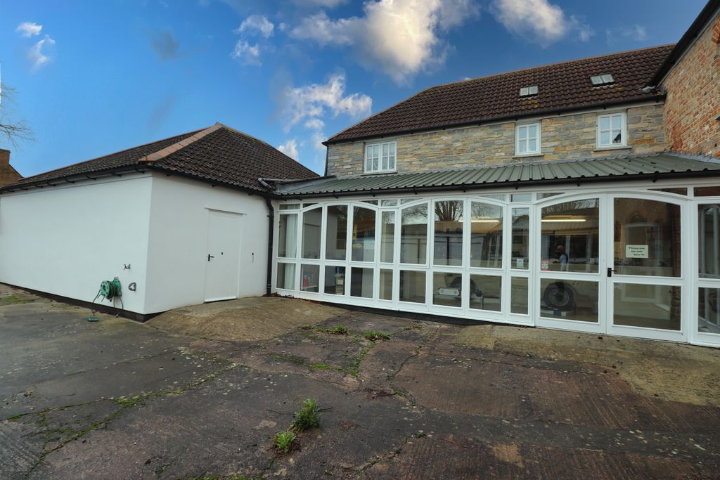 Property photo 3 of 3