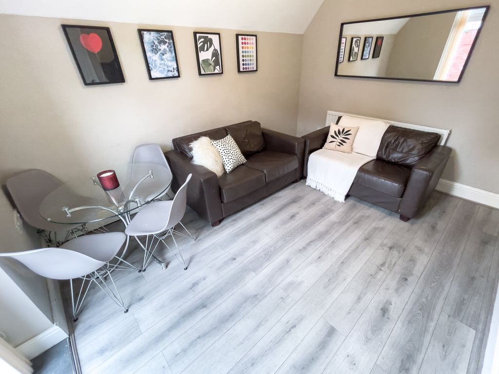 Property photo 3 of 8 Img_0603