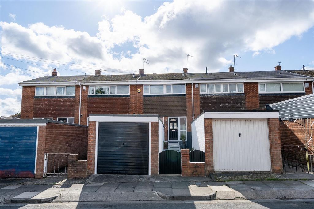 Property photo 1 of 7 External