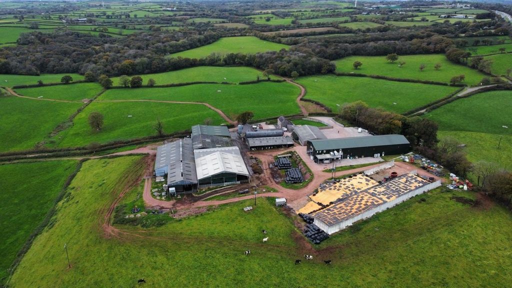 Property photo 2 of 100