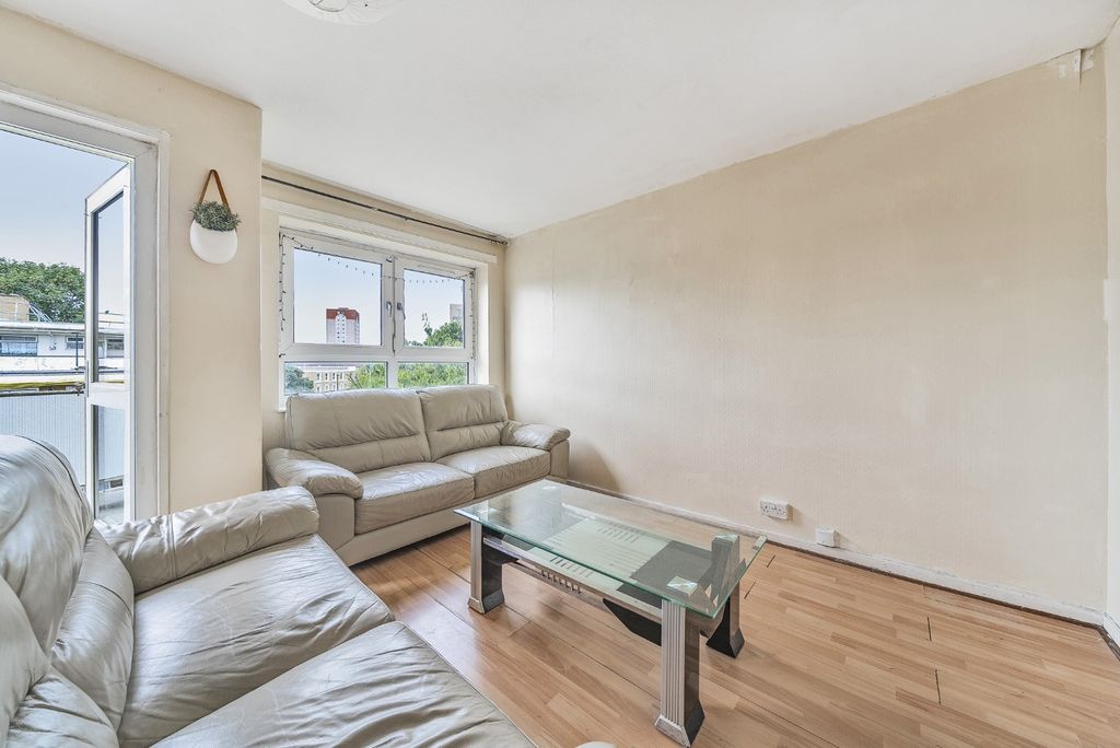 Property photo 3 of 12 3495496