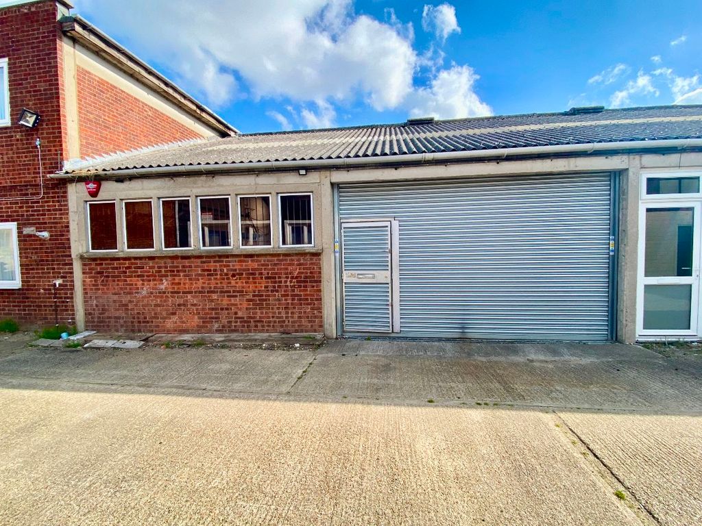 Property photo 1 of 4