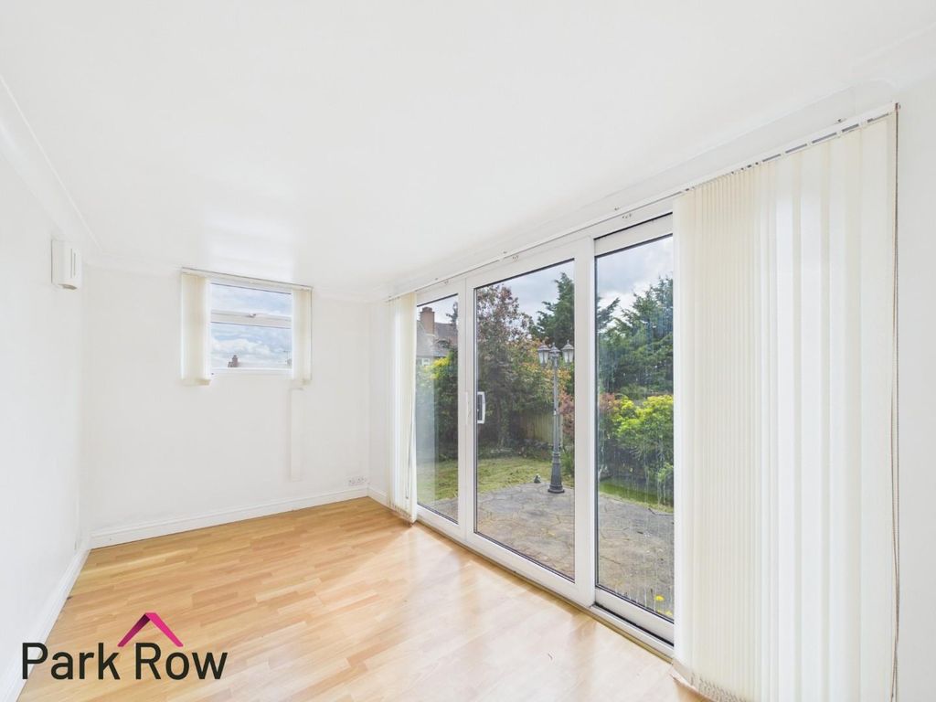Property photo 3 of 24 Sunroom