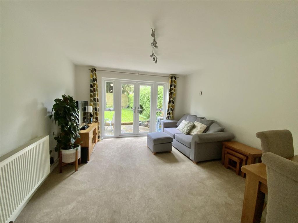 Property photo 2 of 8