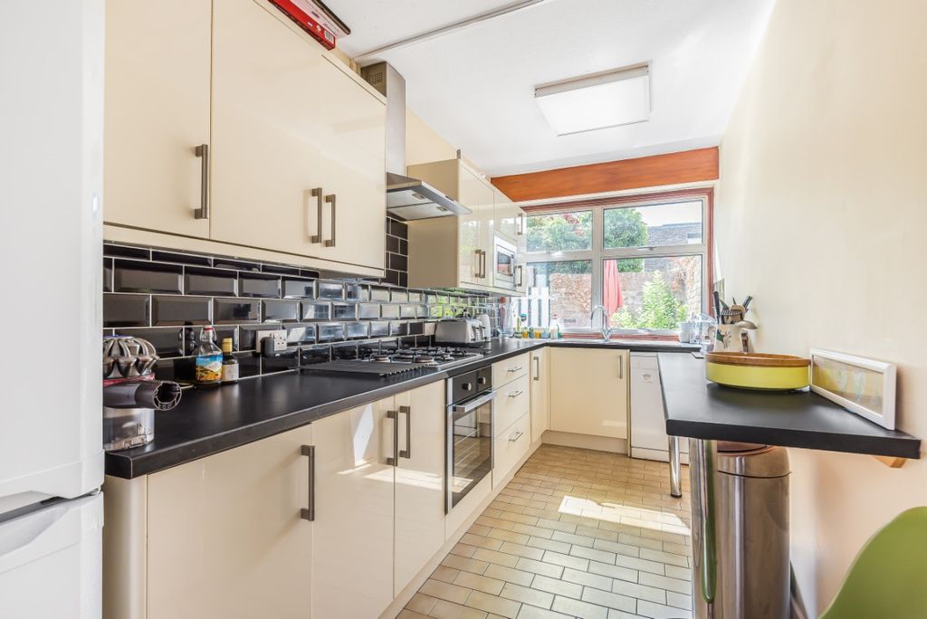 Property photo 3 of 14 888437 (4)