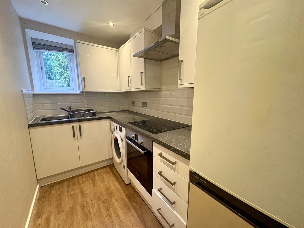 Property photo 3 of 10 Kitchen