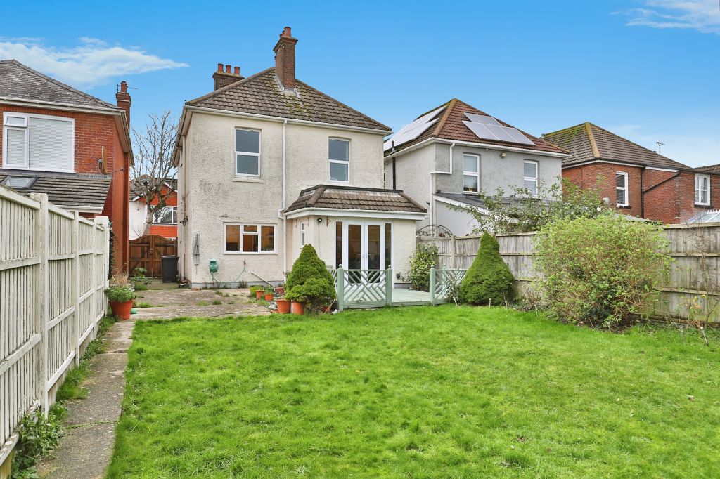 Property photo 2 of 18