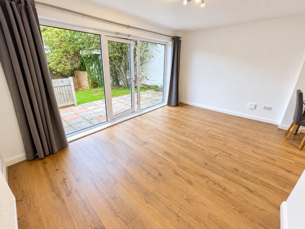 Property photo 2 of 11 5503061