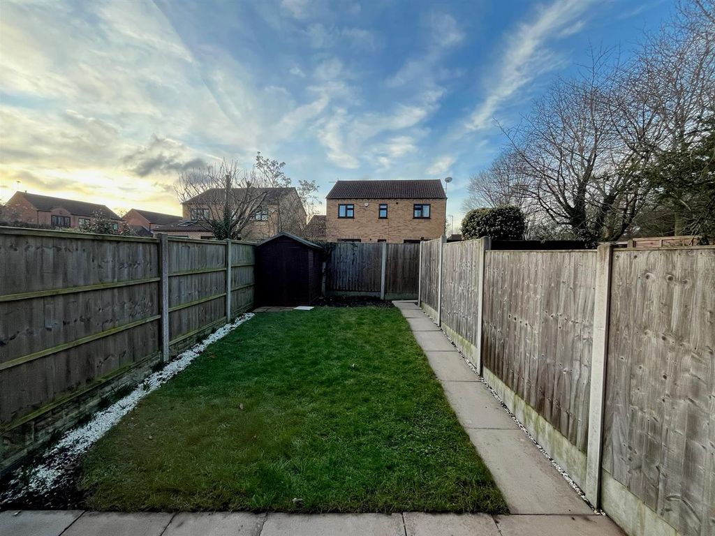 Property photo 2 of 12 Taverners Garden.Jpg