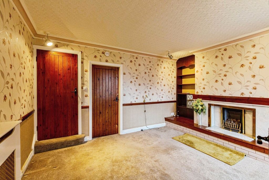 Property photo 2 of 17 Photo