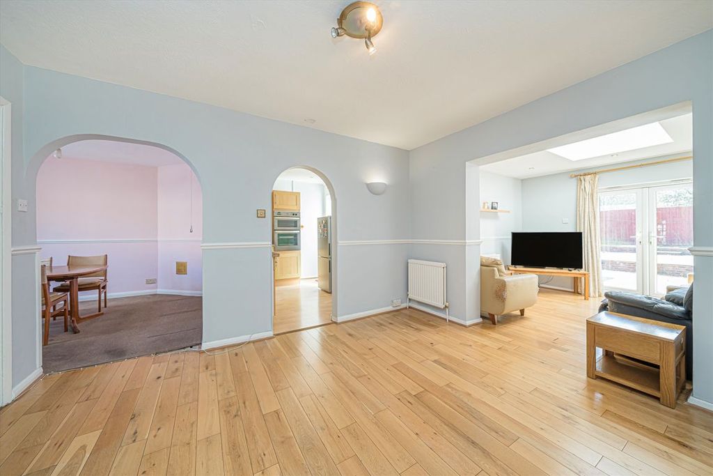 Property photo 3 of 11