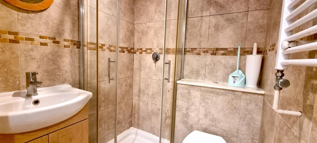 Property photo 3 of 6