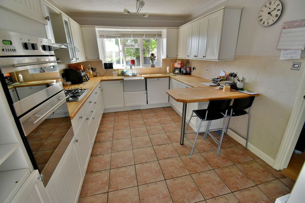 Property photo 3 of 15