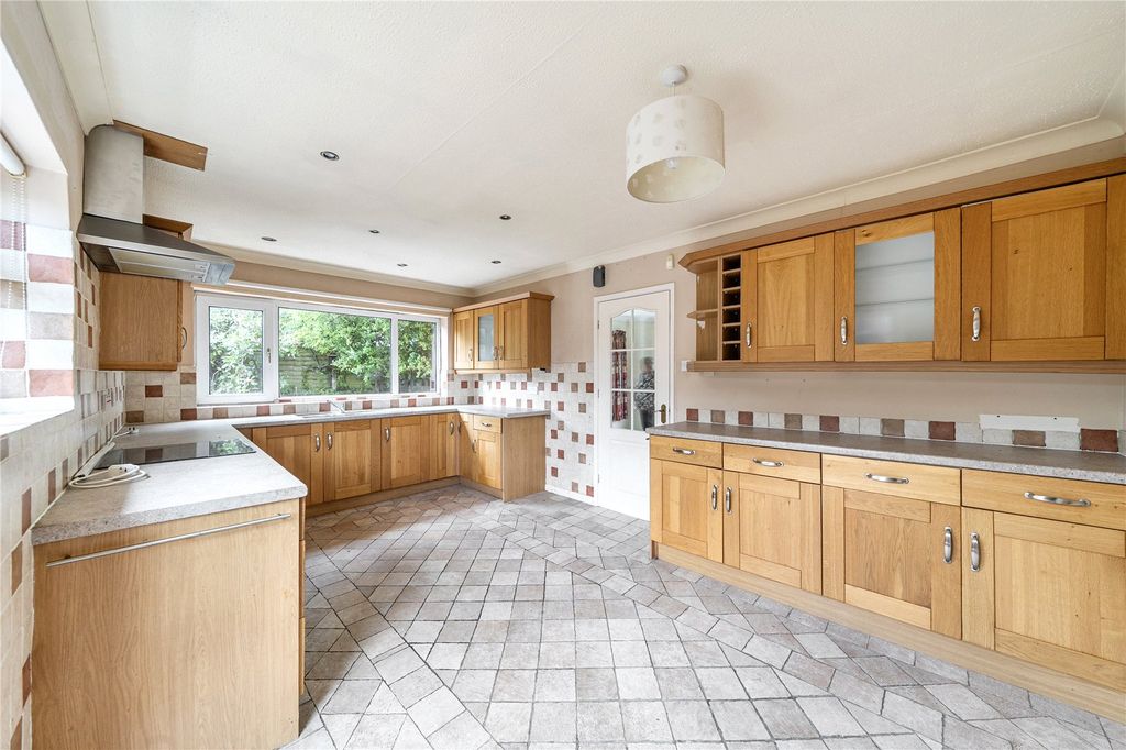 Property photo 3 of 15 Kitchen