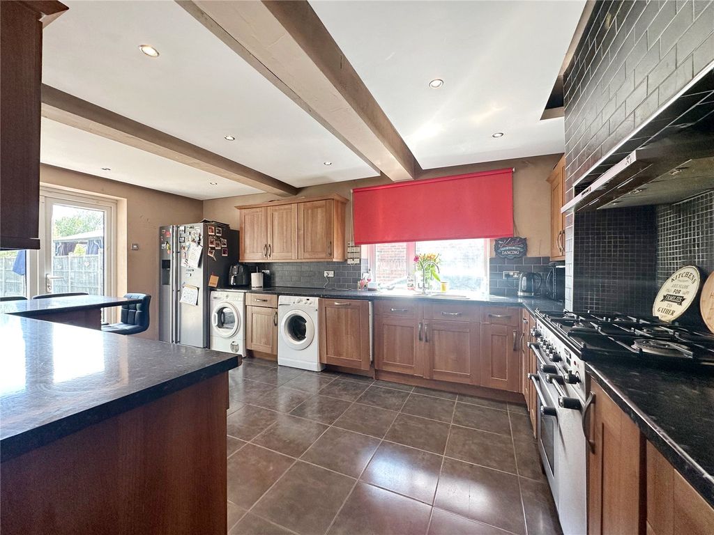 Property photo 3 of 16 Kitchen
