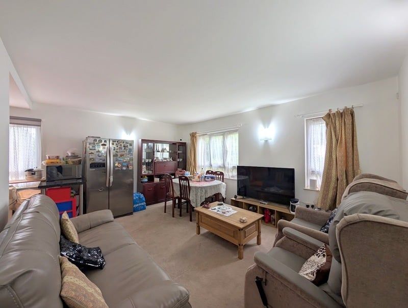 Property photo 2 of 6