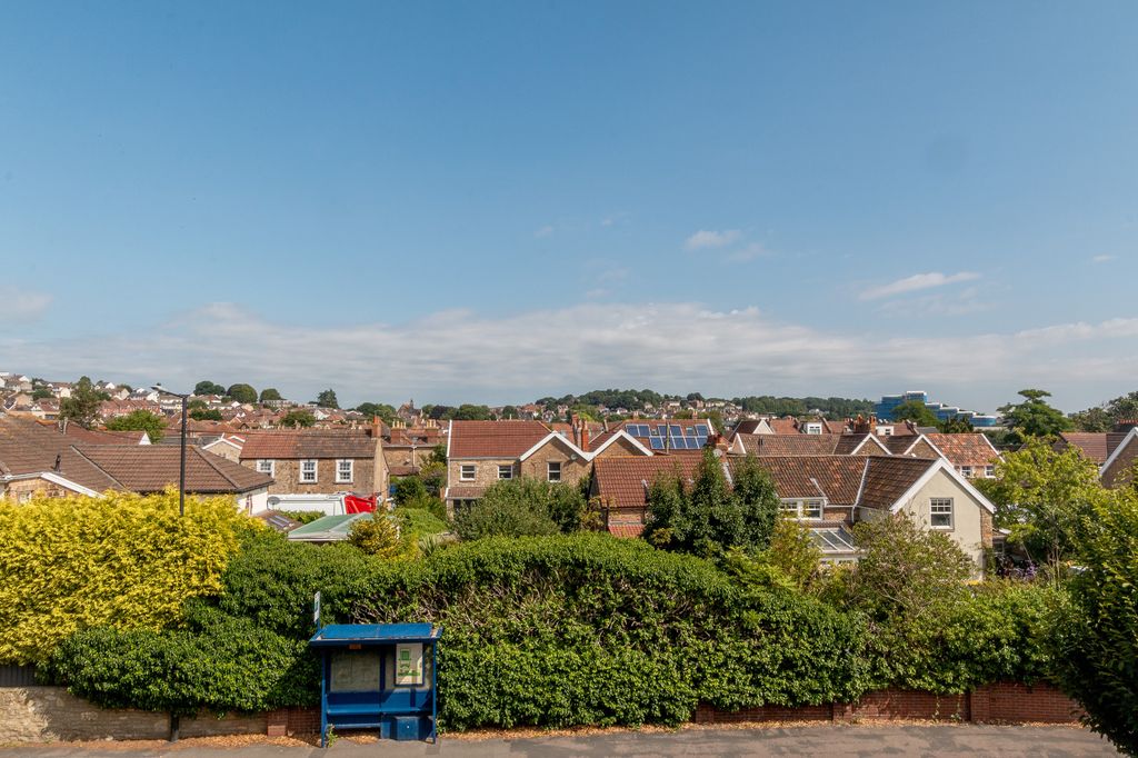 Property photo 2 of 15 9
