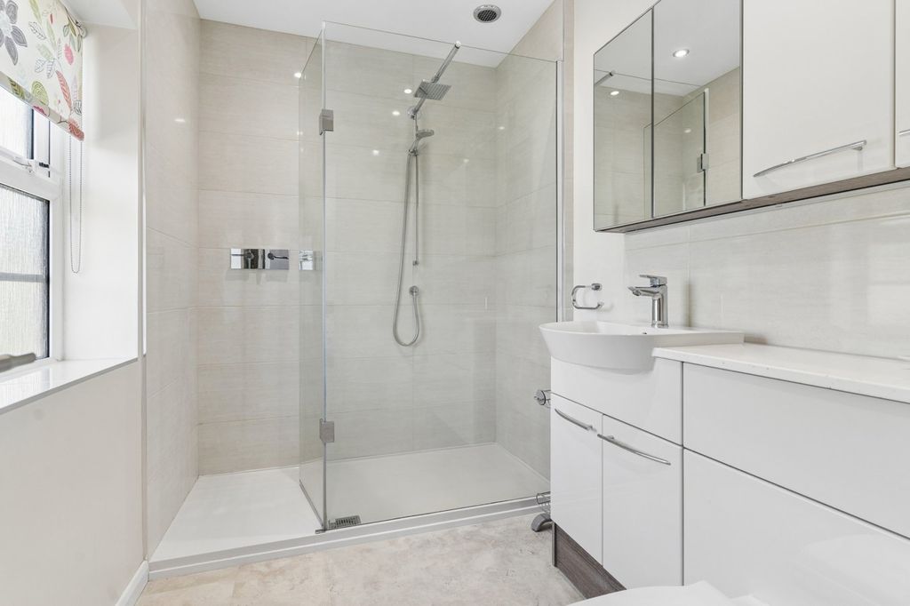 Additional image 13 of 4 bed detached house for saleTalbot Street, Hitchin SG5