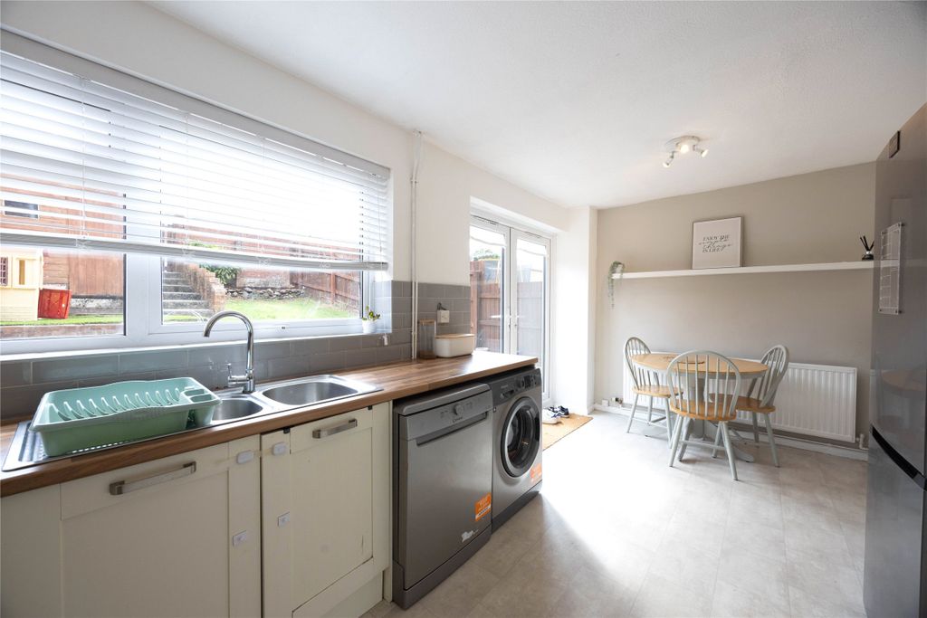 Property photo 3 of 41 Kitchen/Diner