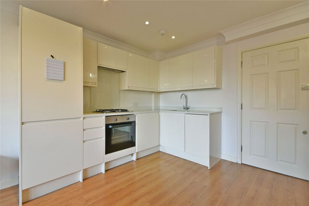 Property photo 3 of 14 Picture No. 24