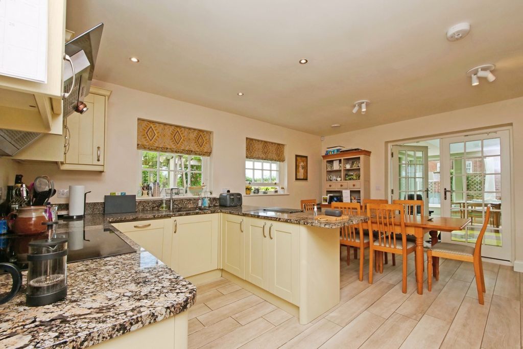 Property photo 2 of 20 Pnmb0632