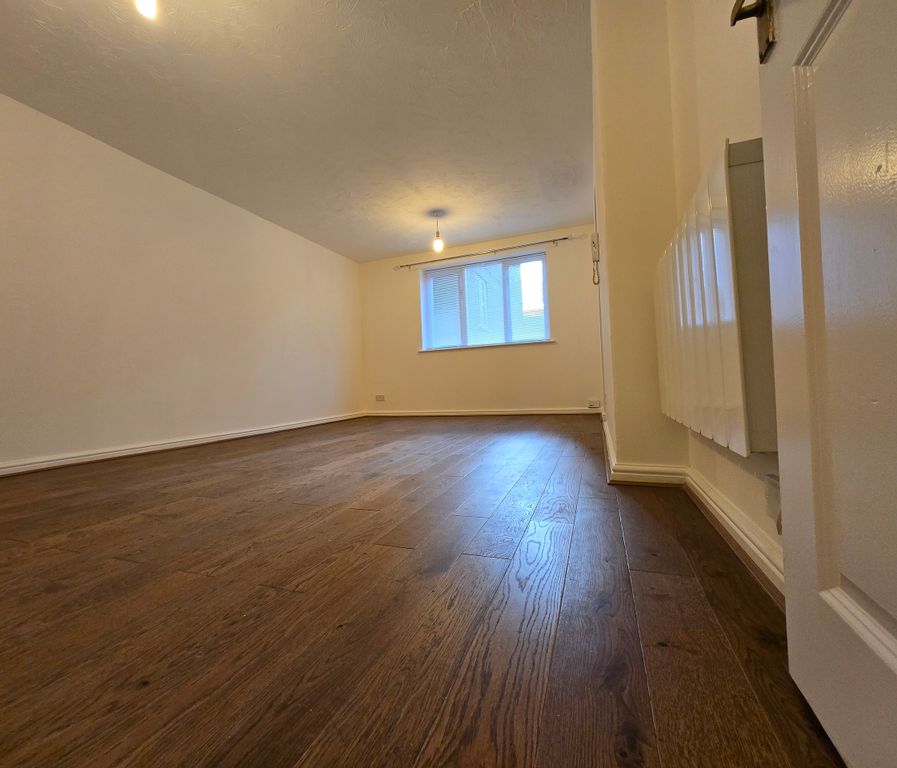 Property photo 2 of 6 20251101_091500