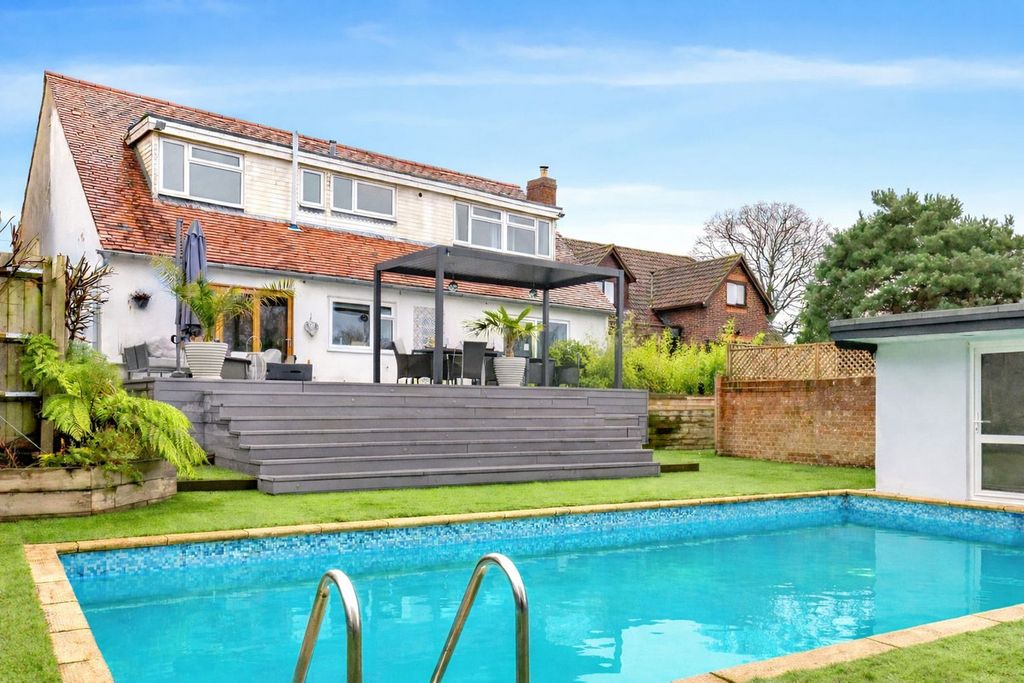 Property photo 2 of 29