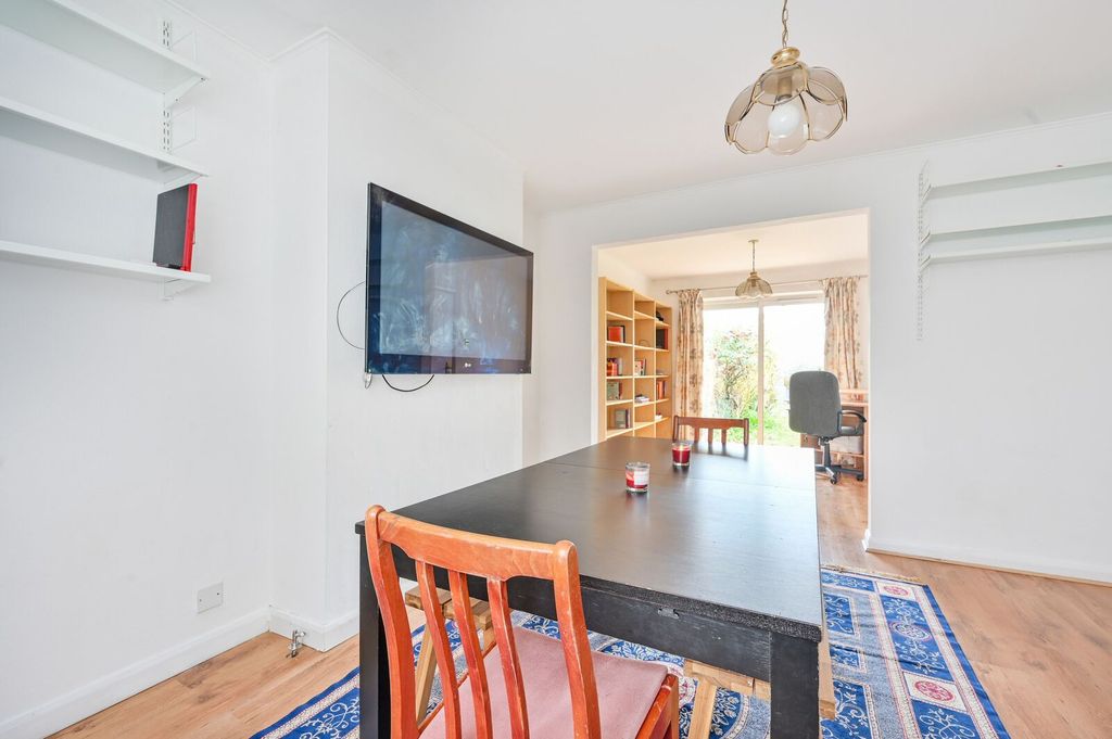 Property photo 2 of 16