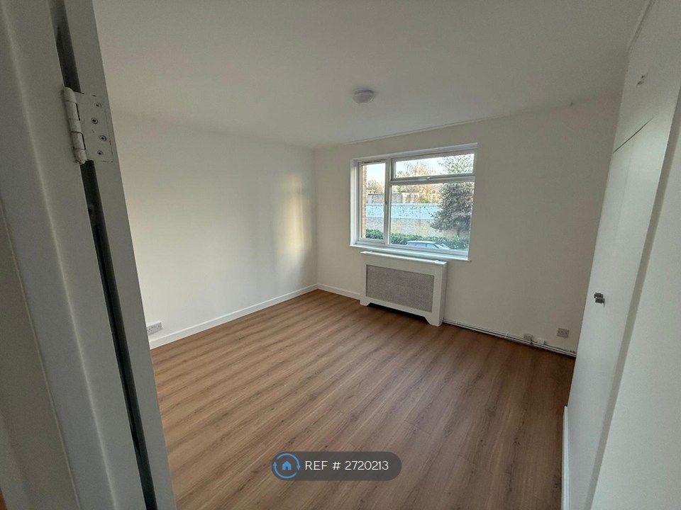 Property photo 3 of 12 Bedroom 1