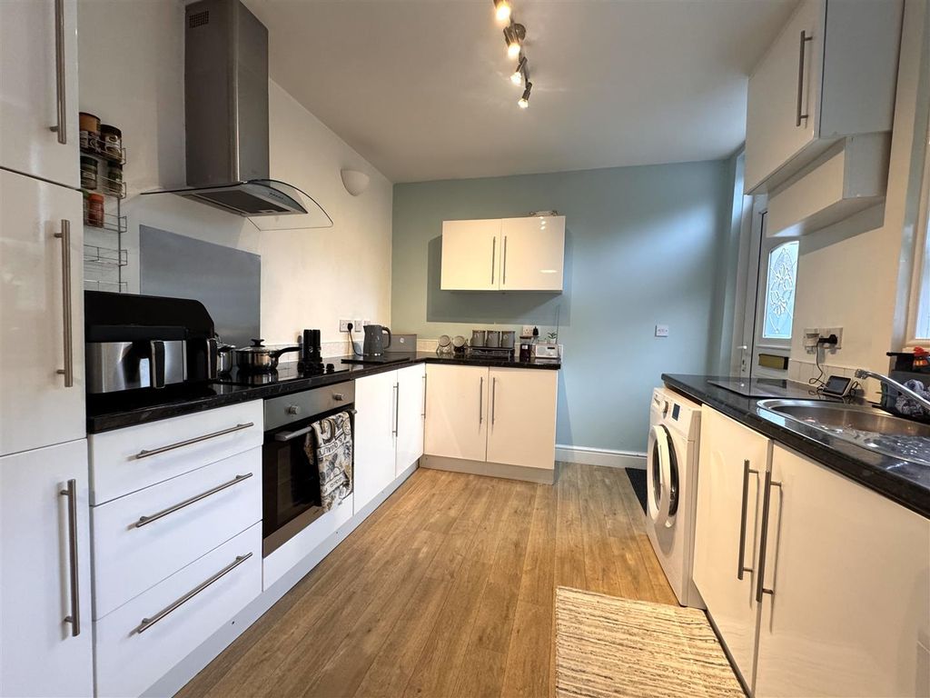 Property photo 3 of 27 Kitchen Dining Room