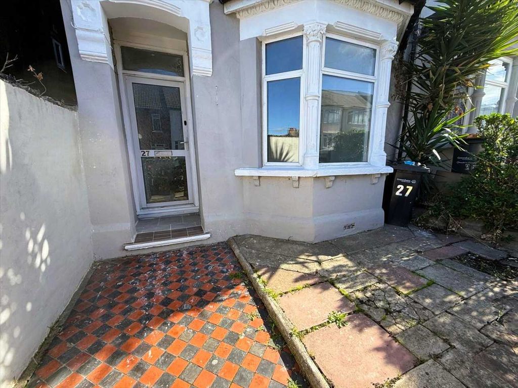 Property photo 3 of 23